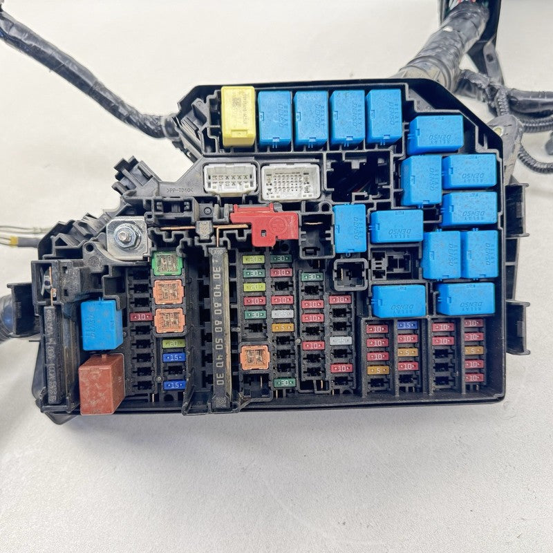 82111-4EE50-F / 82111 4EE50 F / 821114EE50F 23-25 TOYOTA PRIUS ENGINE BAY WIRE HARNESS CABLE WITH FUSE BOX 82111-4EE50-F