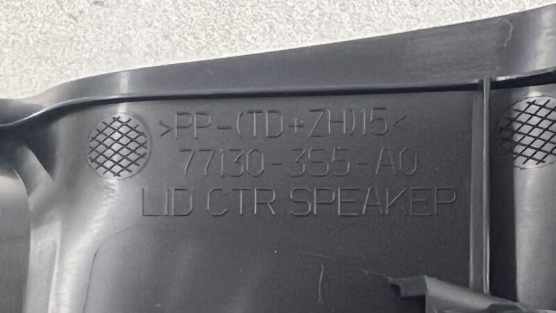 77130-3S5-A0 / 77130 3S5 A0 / 771303S5A0 24-25 ACURA INTEGRA TYPE S FRONT CENTER DASH SPEAKER WITH TRIM 77130-3S5-A0 OEM
