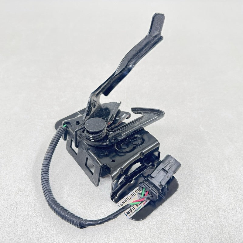 84826360 / 8482 6360 22-24 CADILLAC CT5 V BLACKWING FRONT HOOD LOCK LATCH WITH WIRE HARNESS OEM