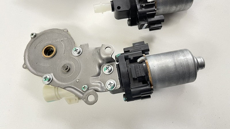 439440-10160 / 439440 10160 / 43944010160 07-12 LEXUS LS460 PASSENGER RIGHT FRONT SEAT ADJUSTMENT ADJUST MOTOR SET OEM