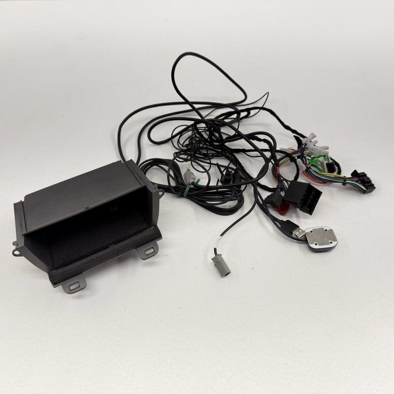 YJ5-244K-01 / YJ5 244K 01 / YJ5244K01 06-08 Porsche Cayman 987 Kenwood Radio Display Screen Head Unit W/ Wire Harness