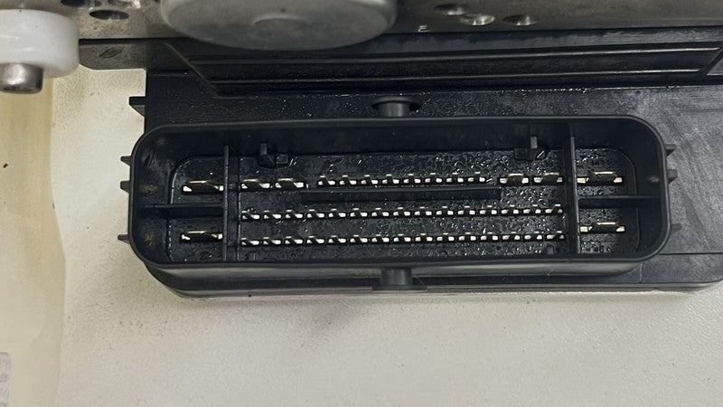 24042467 22-24 CADILLAC CT5 V BLACKWING MANUAL ABS PUMP ANTI BRAKE LOCK PUMP MODULE OEM