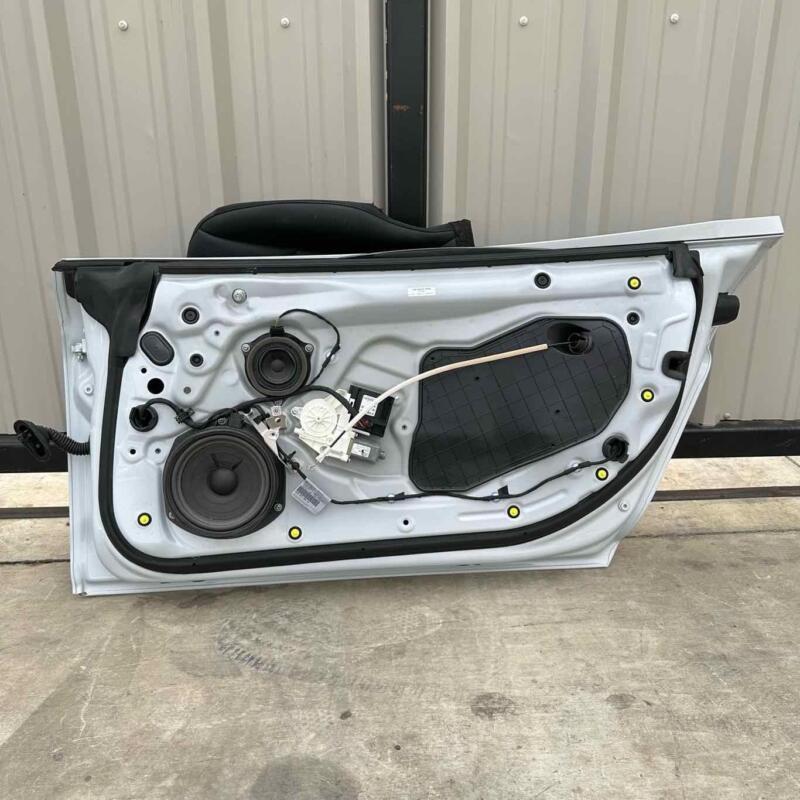 Does not apply 11-15 AUDI R8 SPYDER PASSENGER RIGHT DOOR COMPLETE W/ GLASS WHITE OEM