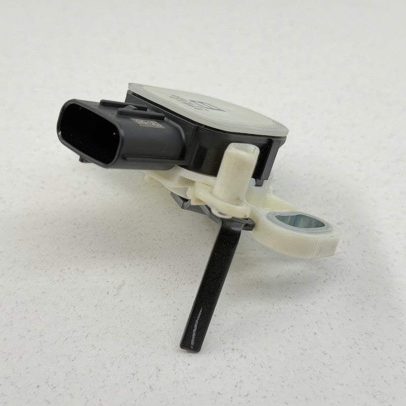 89510-47050 / 89510 47050 / 8951047050 12-17 Toyota Prius V Brake Pedal Throttle Position Travel Sensor OEM