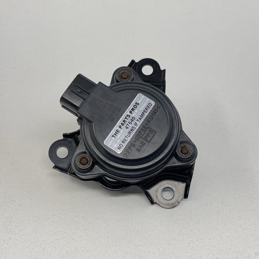 35580-47030 / 35580 47030 / 3558047030 12-17 Toyota Prius V Transmission Shifter Shift Actuator 35580-47030 OEM