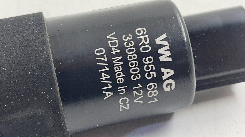 6R0 955 681 / 6R0955681 11-23 AUDI A8 S8 WASHER BOTTLE WATER PUMP MOTOR SENDING UNIT 6R0955681 OEM