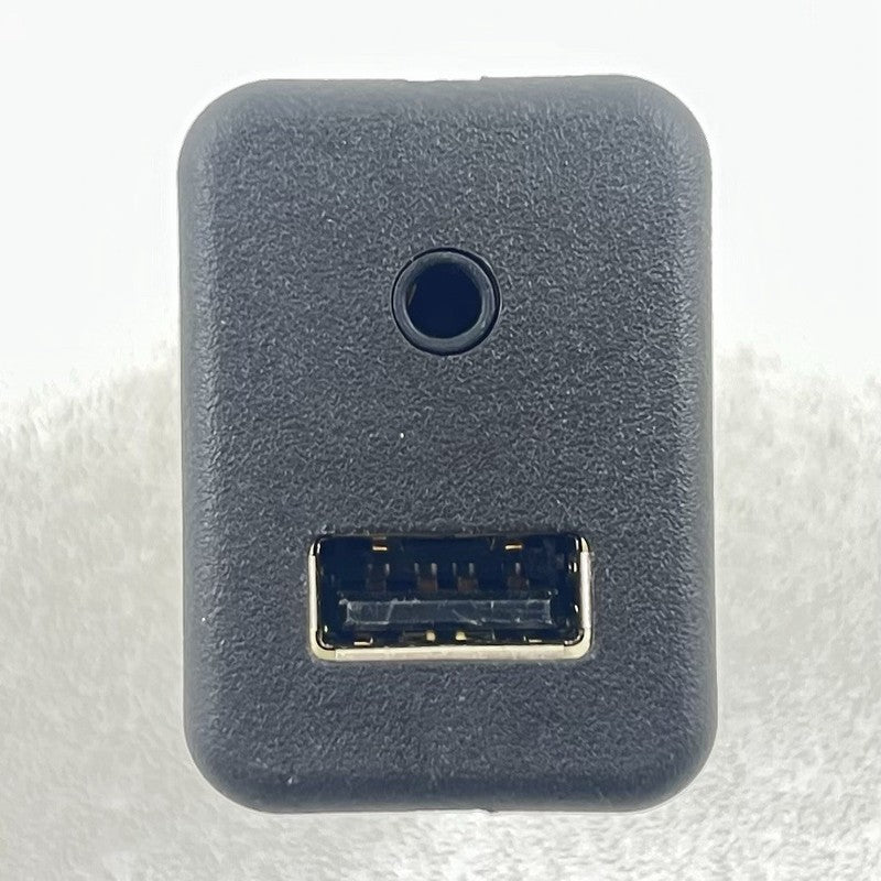 25832462 12-15 CHEVROLET CAMARO ZL1 CENTER CONSOLE USB PORT SOCKET 25832462 OEM