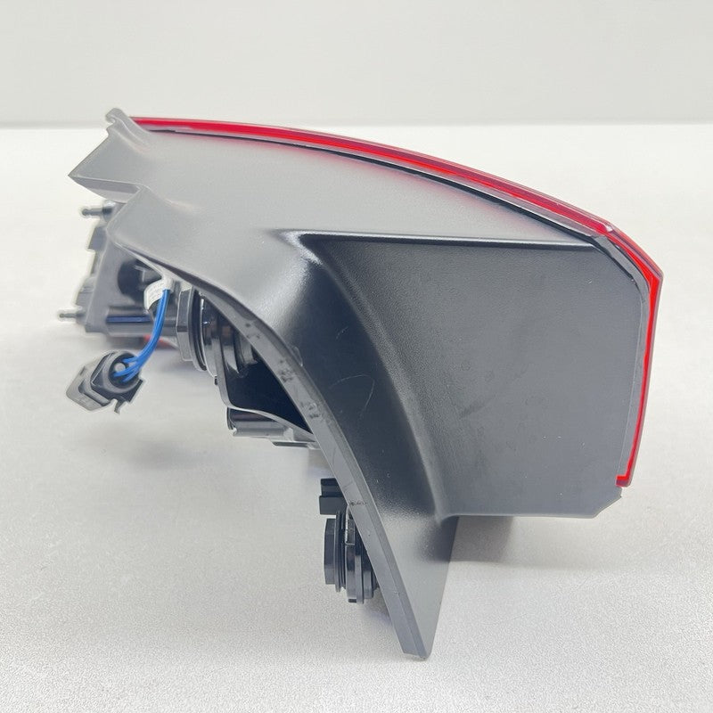 5H0 945 096 D / 5H0945096D 22-24 VOLKSWAGEN GOLF R MK8 RIGHT REAR OUTER TAILLIGHT TAIL LIGHT LAMP OEM