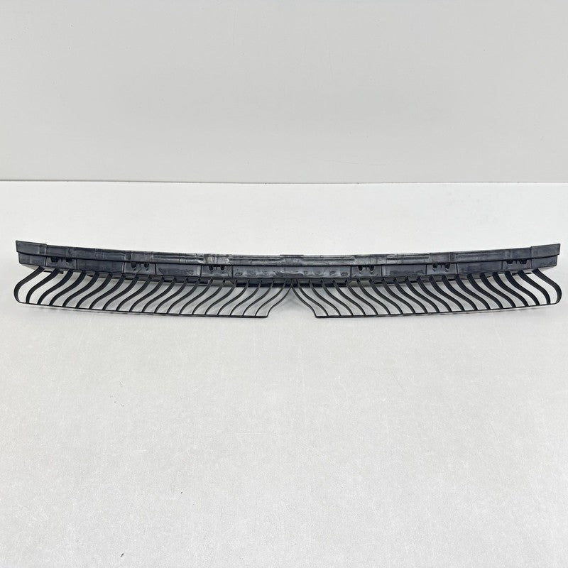 5H6-807-863 / 5H6.807.863 / 5H6 807 863 / 5H6807863 22-25 VOLKSWAGEN GOLF R MK8 REAR CENTER BUMPER BRACKET SUPPORT MOUNT