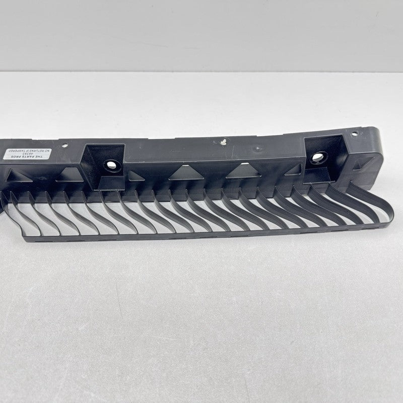 5H6-807-863 / 5H6.807.863 / 5H6 807 863 / 5H6807863 22-25 VOLKSWAGEN GOLF R MK8 REAR CENTER BUMPER BRACKET SUPPORT MOUNT