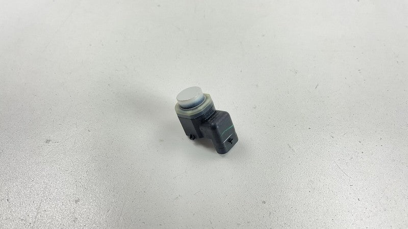 9 173 106 09-15 BMW 7 SERIES F01 F02 REAR BUMPER PARKING SENSOR DISTANCE WHITE 9173106 OEM