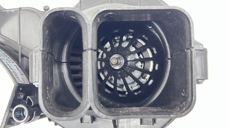 8T0 820 521 F / 8T0820521F 13-18 BENTLEY FLYING SPUR RIGHT HVAC AC AIR BOOSTER BLOWER MOTOR W/ RESISTOR OEM