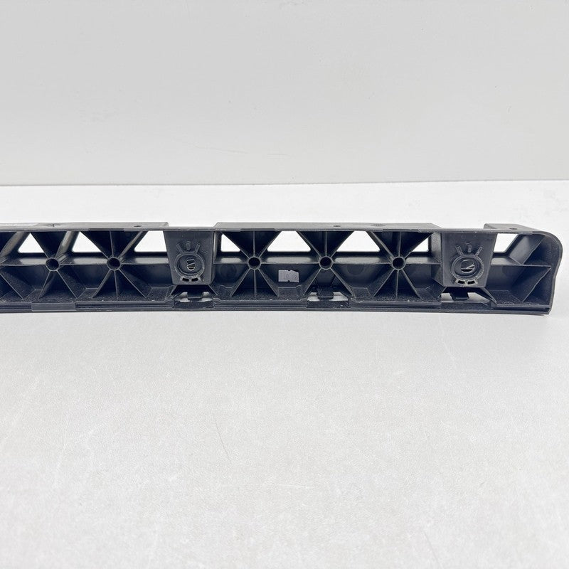 5H6-807-863 / 5H6.807.863 / 5H6 807 863 / 5H6807863 22-25 VOLKSWAGEN GOLF R MK8 REAR CENTER BUMPER BRACKET SUPPORT MOUNT