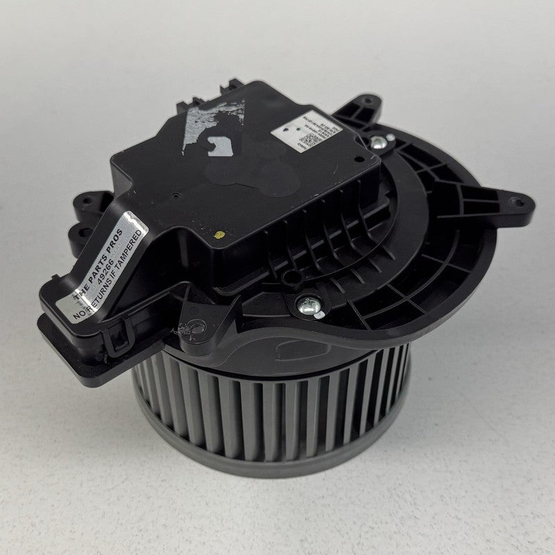 PR3H 19846 AA / PR3H19846AA 24-26 Ford Mustang HVAC AC Air Temperature Fan Blower Motor PR3H19846AA OEM