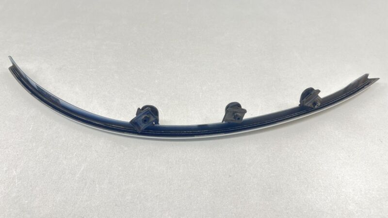 63873-6GR0B / 63873 6GR0B / 638736GR0B 24-25 NISSAN Z NISMO LEFT & RIGHT FRONT FENDER FLARE TRIM MOULDING WHITE OEM