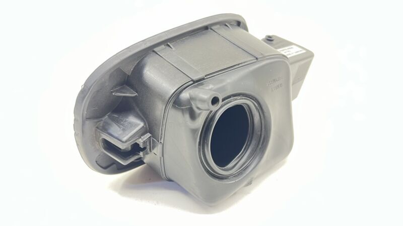 4W0.809.857.A / 4W0 809 857 A / 4W0809857A 13-18 BENTLEY FLYING SPUR FUEL TANK GAS CAP DOOR LID WHITE 4W0.809.857.A OEM