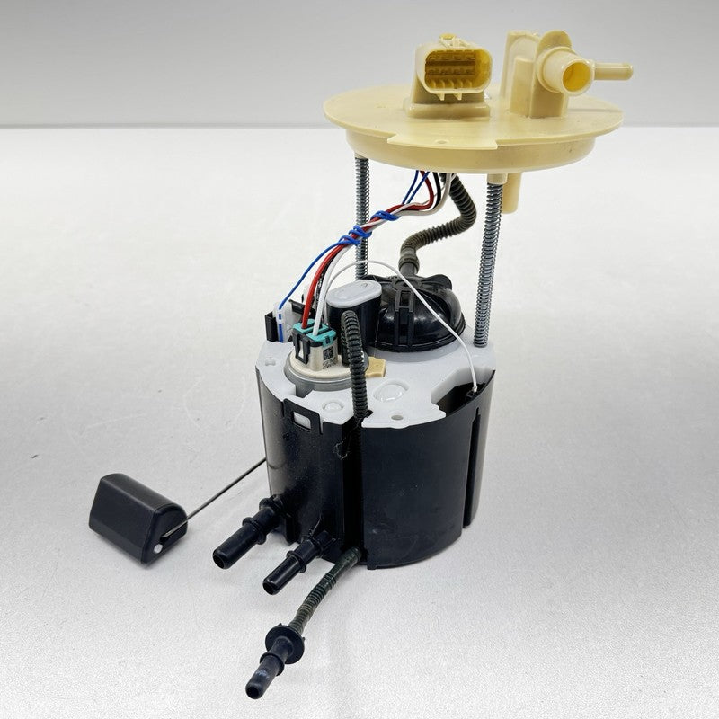 8561 7033 / 85617033 22-25 CADILLAC CT5 V BLACKWING GAS TANK FUEL PUMP SENDING UNIT 85617033 OEM