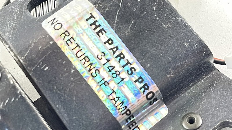 9224644A 15-17 MCLAREN 650S SPIDER RIGHT FRONT UPPER CONVERTIBLE TOP LATCH LOCK OEM