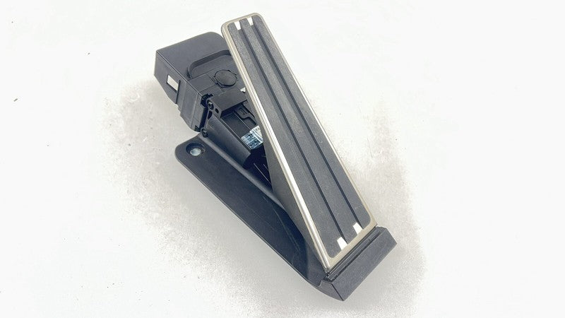 298.721.507.B / 298 721 507 B / 298721507B 10-16 PORSCHE PANAMERA GAS ACCELERATOR THROTTLE PEDAL SENSOR 298.721.507.B OE