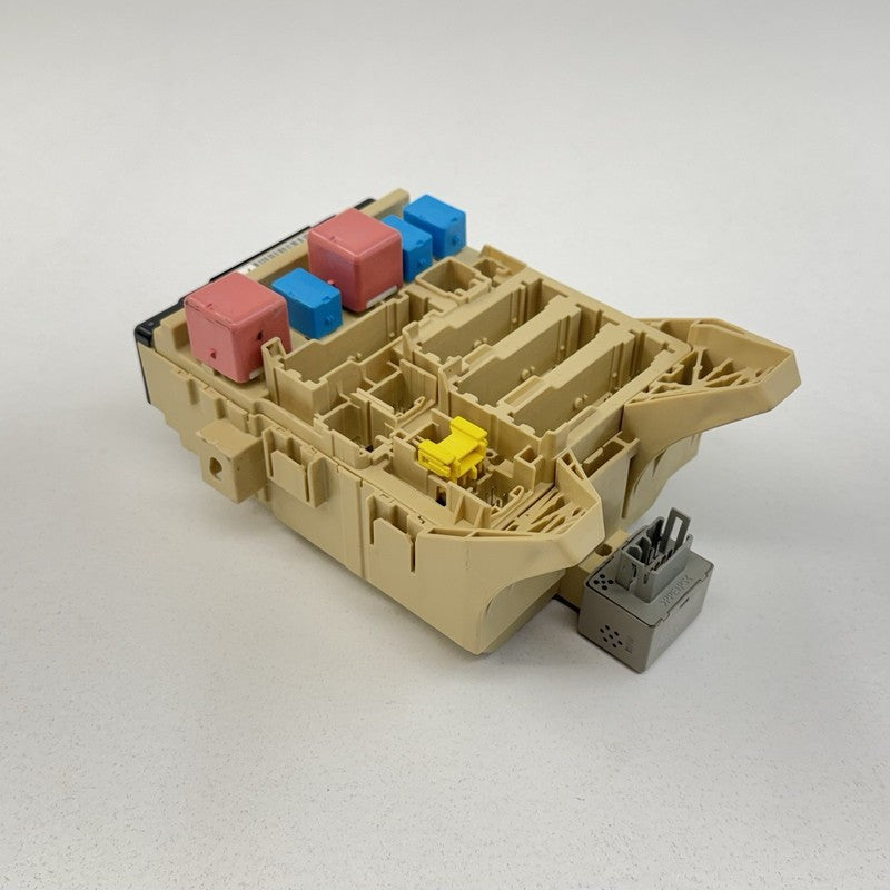 81980-53020 / 81980 53020 / 8198053020 11-13 Toyota Highlander Interior Cabin Fuse Relay Junction Box OEM
