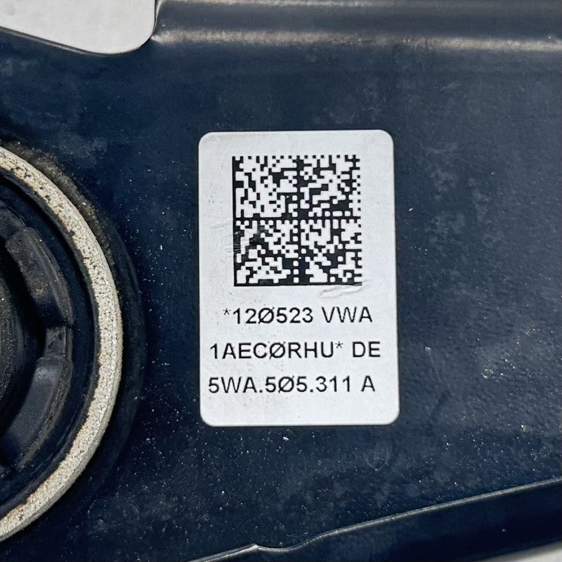 5WA-407-621 / 5WA 407 621 / 5WA407621 22-25 VOLKSWAGEN GOLF R MK8 LEFT REAR SPINDLE KNUCKLE HUB W/ CONTROL ARM SET OEM