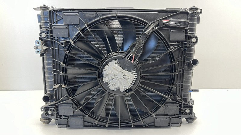 8452 0772 / 84520772 22-26 CADILLAC CT5 V BLACKWING RADIATOR CONDENSER FAN ASSEMBLY OEM