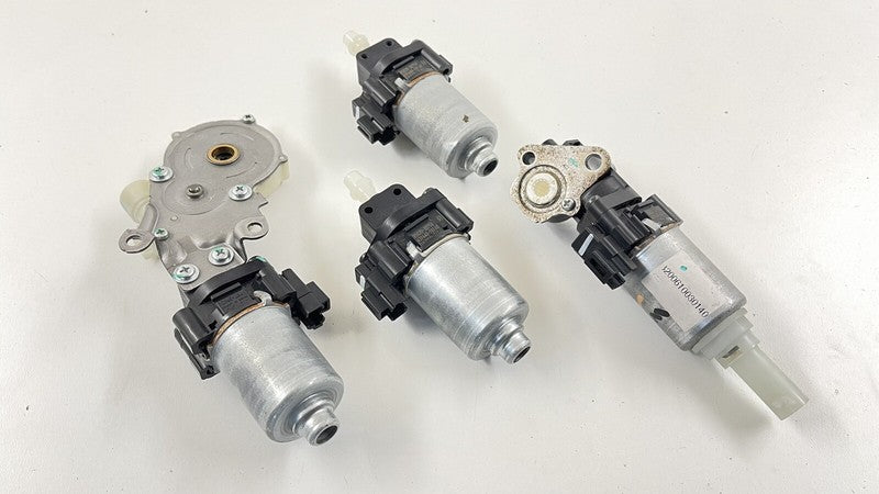 439440-10160 / 439440 10160 / 43944010160 07-12 LEXUS LS460 PASSENGER RIGHT FRONT SEAT ADJUSTMENT ADJUST MOTOR SET OEM