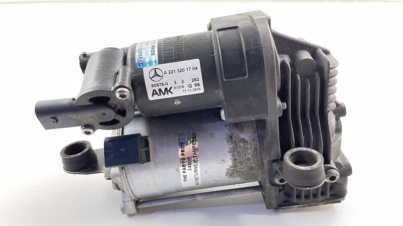 2213201704 / A2213201704 / A 221 320 17 04 1704 07-13 MERCEDES BENZ S550 W221 AIRMATIC AIR  SUSPENSION COMPRESSOR PUMP O