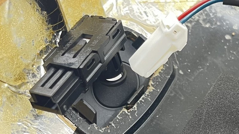 8D33-519A70-AC / 8D33 519A70 AC / 8D33519A70AC 07-17 ASTON MARTIN VANTAGE OVERHEAD CONSOLE DOME READING LIGHT LAMP PANEL