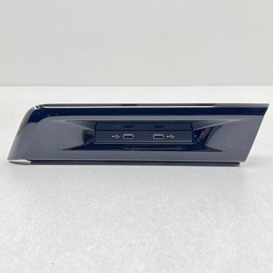 5NA-035-700 / 5NA 035 700 / 5NA035700 22-25 VOLKSWAGEN GOLF R MK8 DUAL INPUT TYPE C CHARGING PORT W/TRIM 5NA035700 OEM