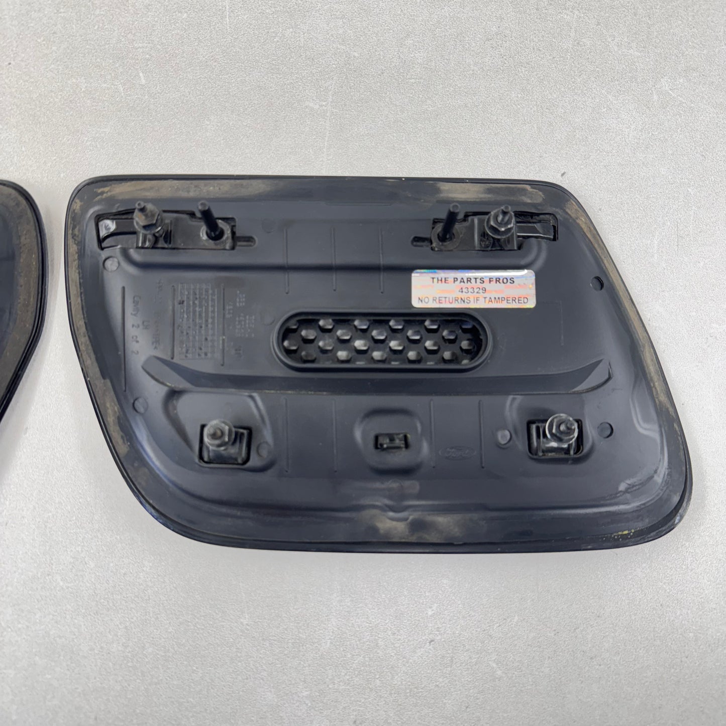 18-23 FORD MUSTANG GT HOOD HEAT EXTRACTOR VENT SCOOP PAIR BLACK OEM