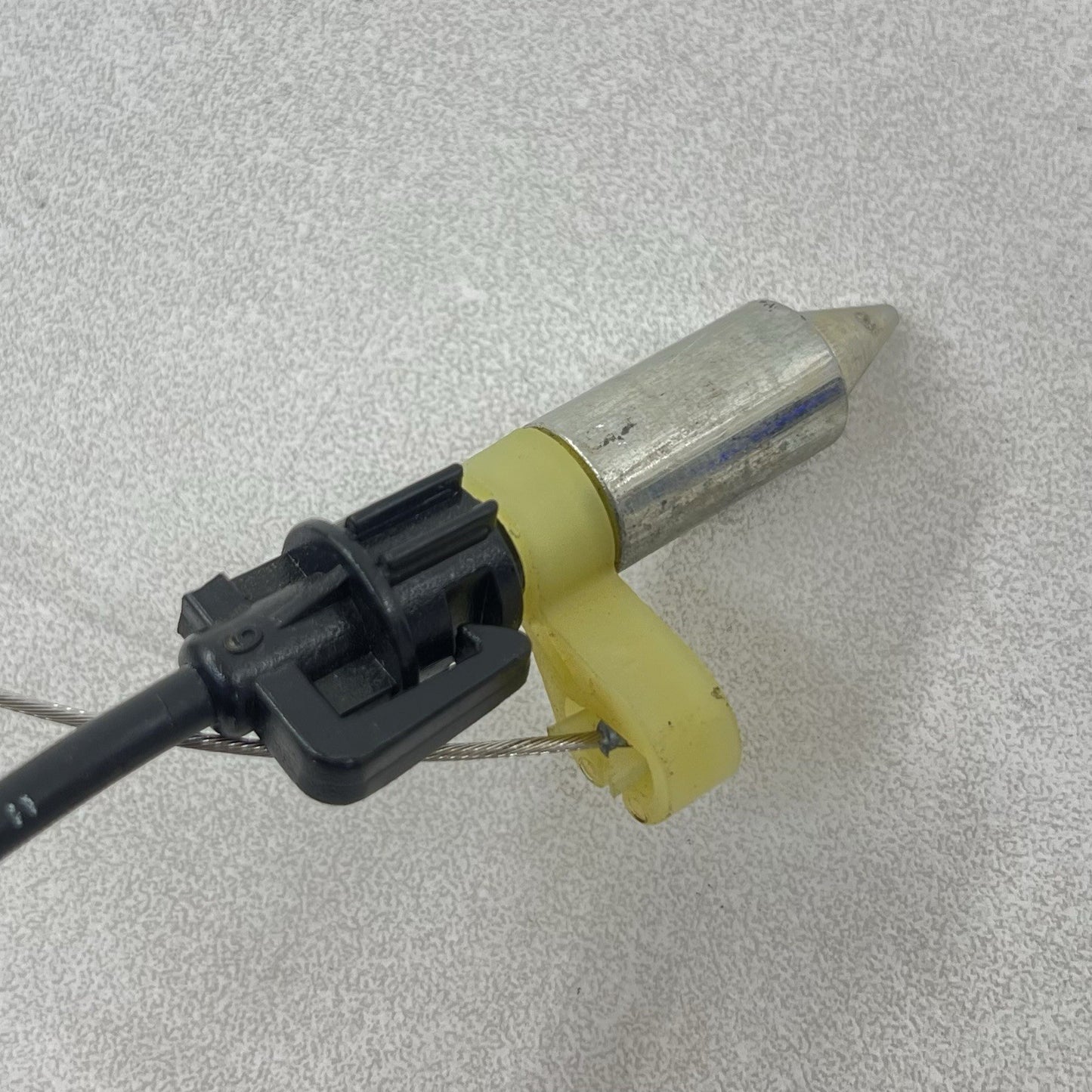 10401497 97-04 CHEVROLET CORVETTE C5 FUEL TANK GAS CAP DOOR LID ASSEMBLY 10401497 OEM