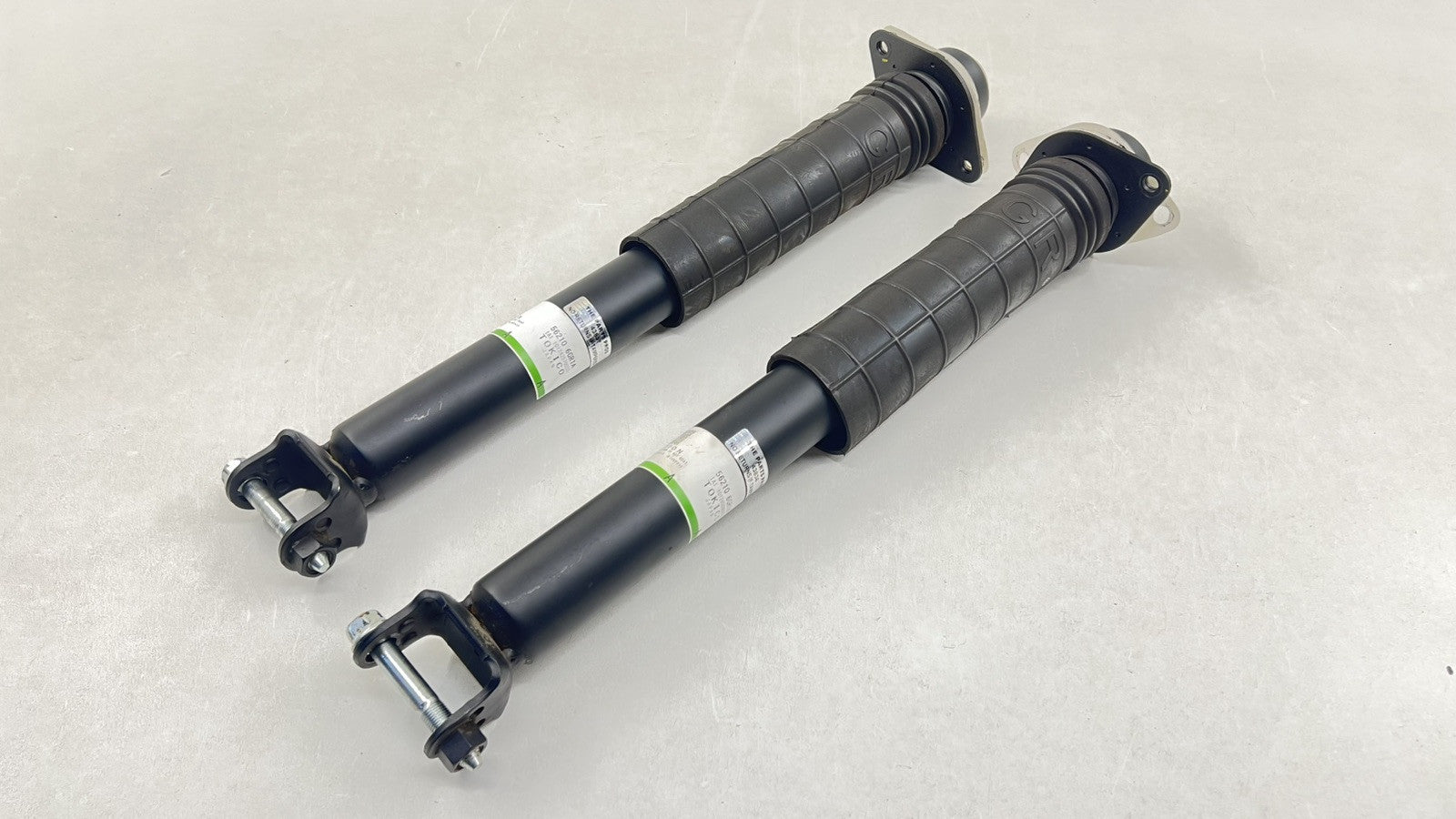 061528350062 24-25 NISSAN Z NISMO FRONT AND REAR SHOCK STRUT SPRING ABSORBER COMPLETE SET OEM