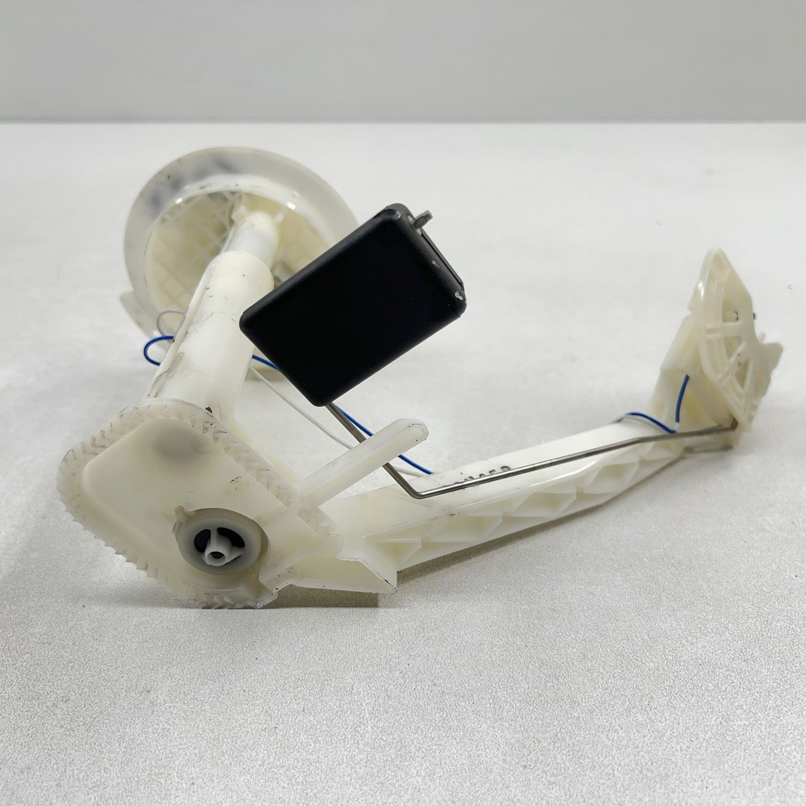 13574836 10-15 CHEVROLET CAMARO SS GAS TANK FUEL PUMP SENDING UNIT DELIVERY 13574836 OEM