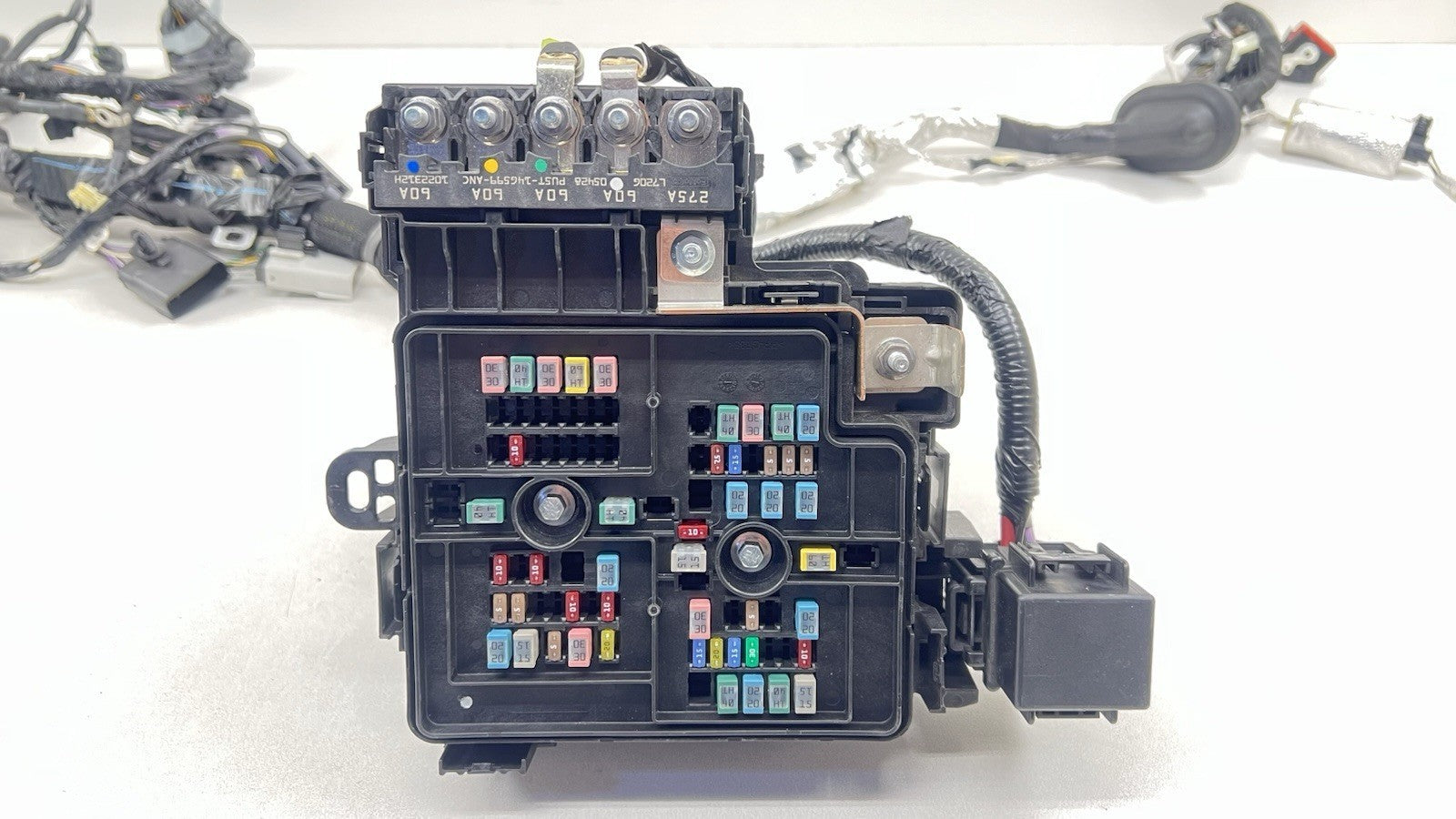 PR3T-14290 / PR3T 14290 / PR3T14290 2024 FORD MUSTANG GT ENGINE BAY WIRE HARNESS CABLE W/ FUSE BOX PR3T-14290-PE OEM