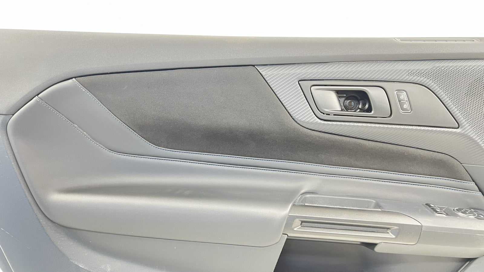 PR3B-C23943-GM319W / PR3B C23943 GM319W / PR3BC23943GM319W 24-25 FORD MUSTANG DARK HORSE DRIVER LEFT DOOR PANEL TRIM LEA