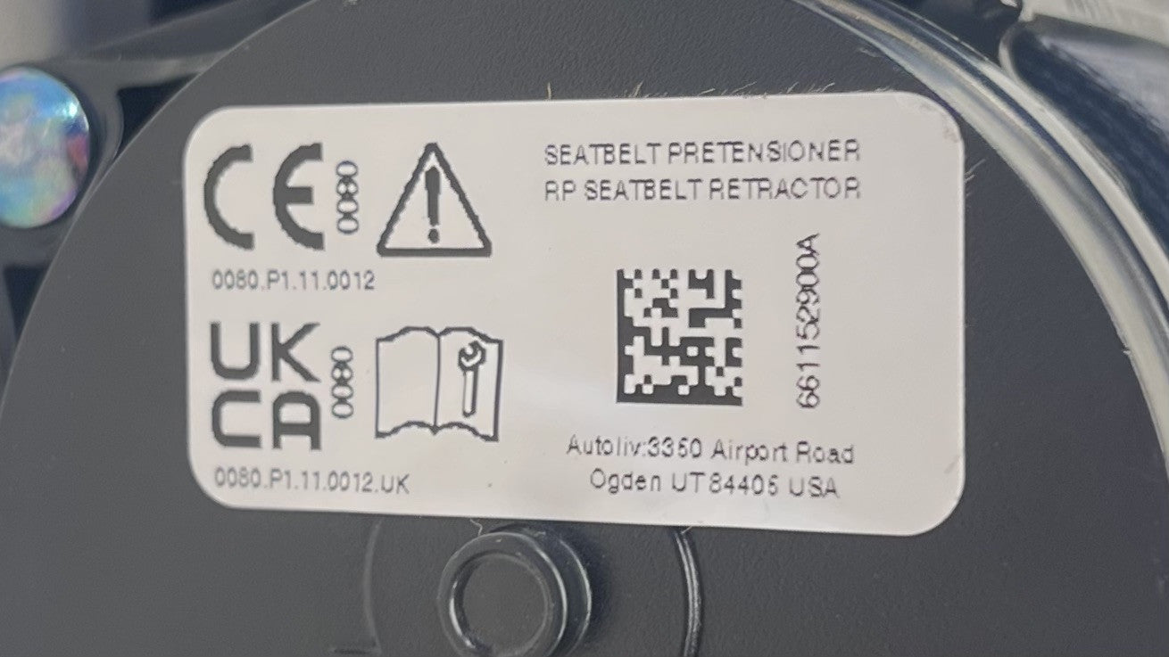 661153300A 24-25 FORD MUSTANG DARK HORSE RIGHT FRONT SEATBELT SEAT BELT RETRACTOR OEM