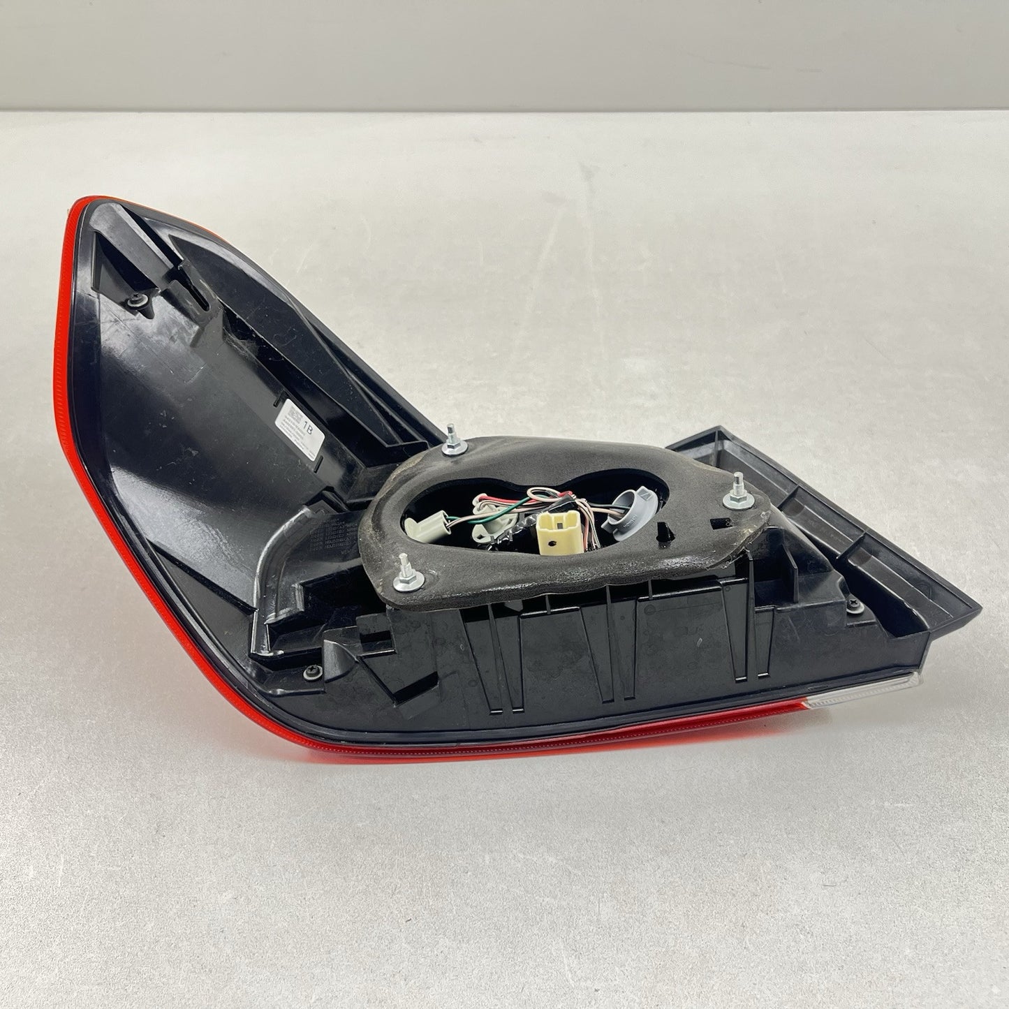 84210-VA020 / 84210 VA020 / 84210VA020 15-21 SUBARU WRX OR STI RIGHT REAR TAILLIGHT LIGHT LAMP 84210-VA020 OEM