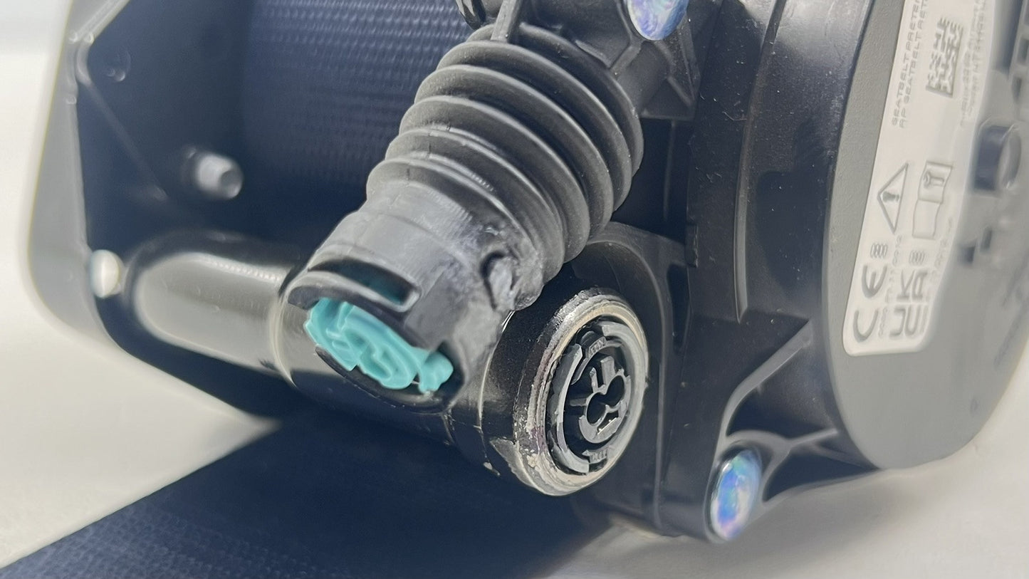 661153300A 24-25 FORD MUSTANG DARK HORSE RIGHT FRONT SEATBELT SEAT BELT RETRACTOR OEM