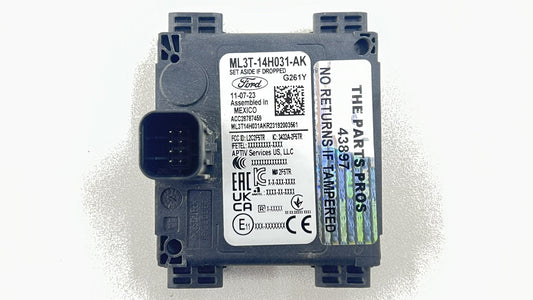 ML3T-14H031-AK / ML3T 14H031 AK / ML3T14H031AK 24-25 FORD MUSTANG GT PASSENGER RIGHT REAR BLIND SPOT RADAR MONITOR MODUL