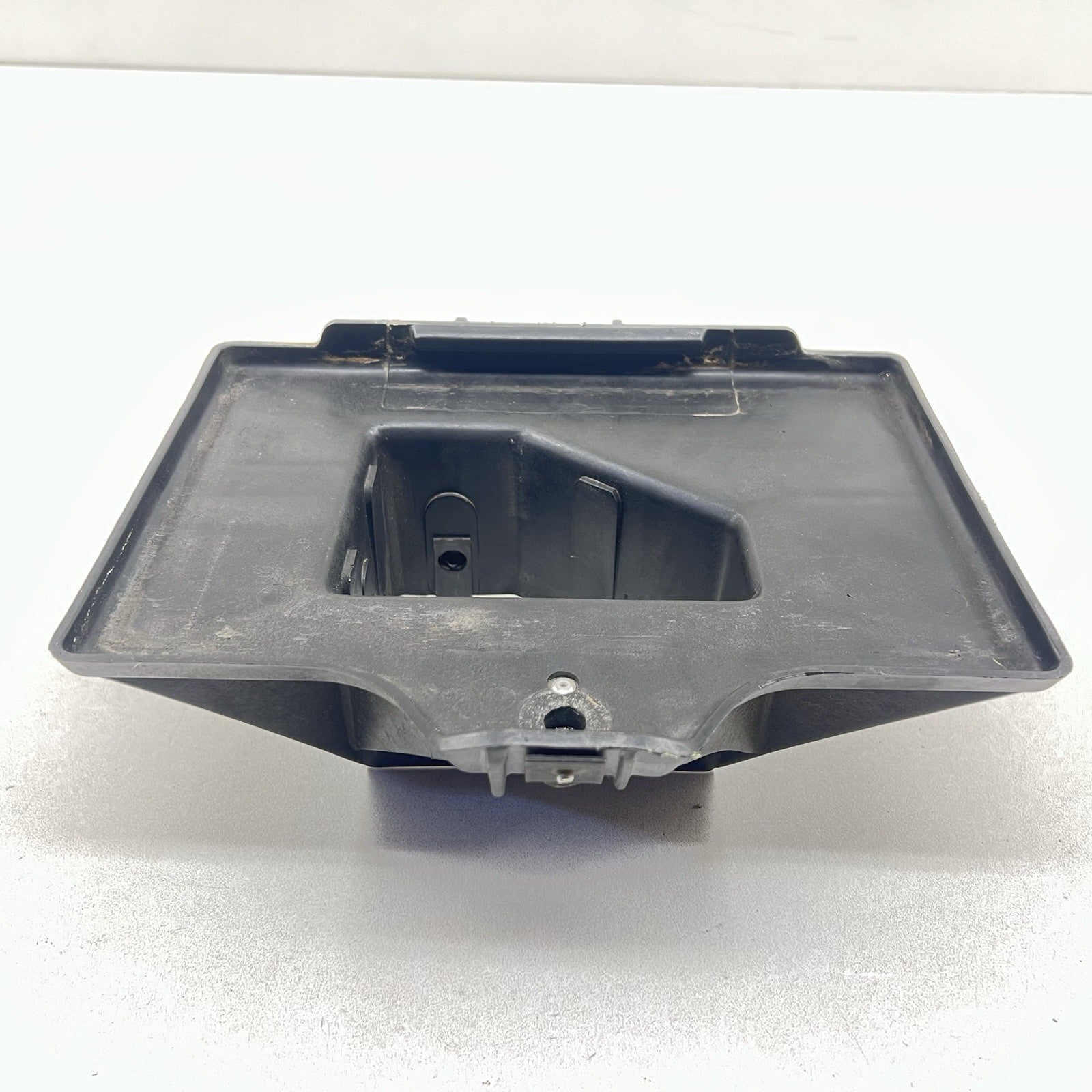 10268430 97-04 CHEVROLET CORVETTE C5 BATTERY TRAY BRACKET SUPPORT MOUNT 10268430 OEM