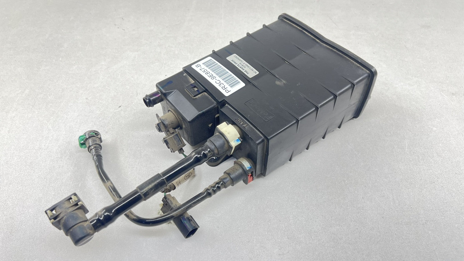 PR3C-9E857-B / PR3C 9E857 B / PR3C9E857B 24-25 FORD MUSTANG GT GAS FUEL EVAP VAPOR CHARCOAL EMISSION CANISTER OEM