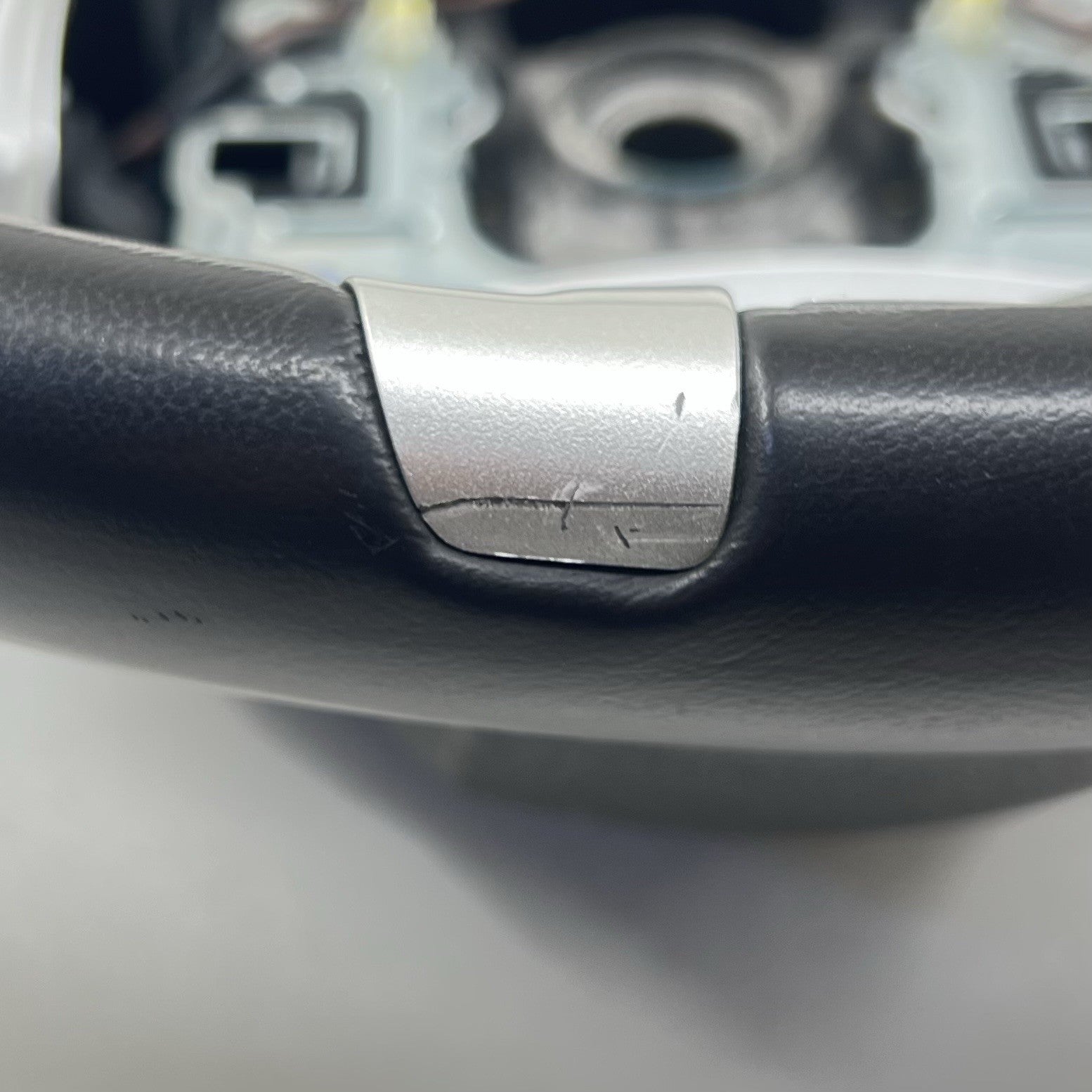 92236322 10-11 CHEVROLET CAMARO SS DRIVER STEERING WHEEL LEATHER 92236322 OEM