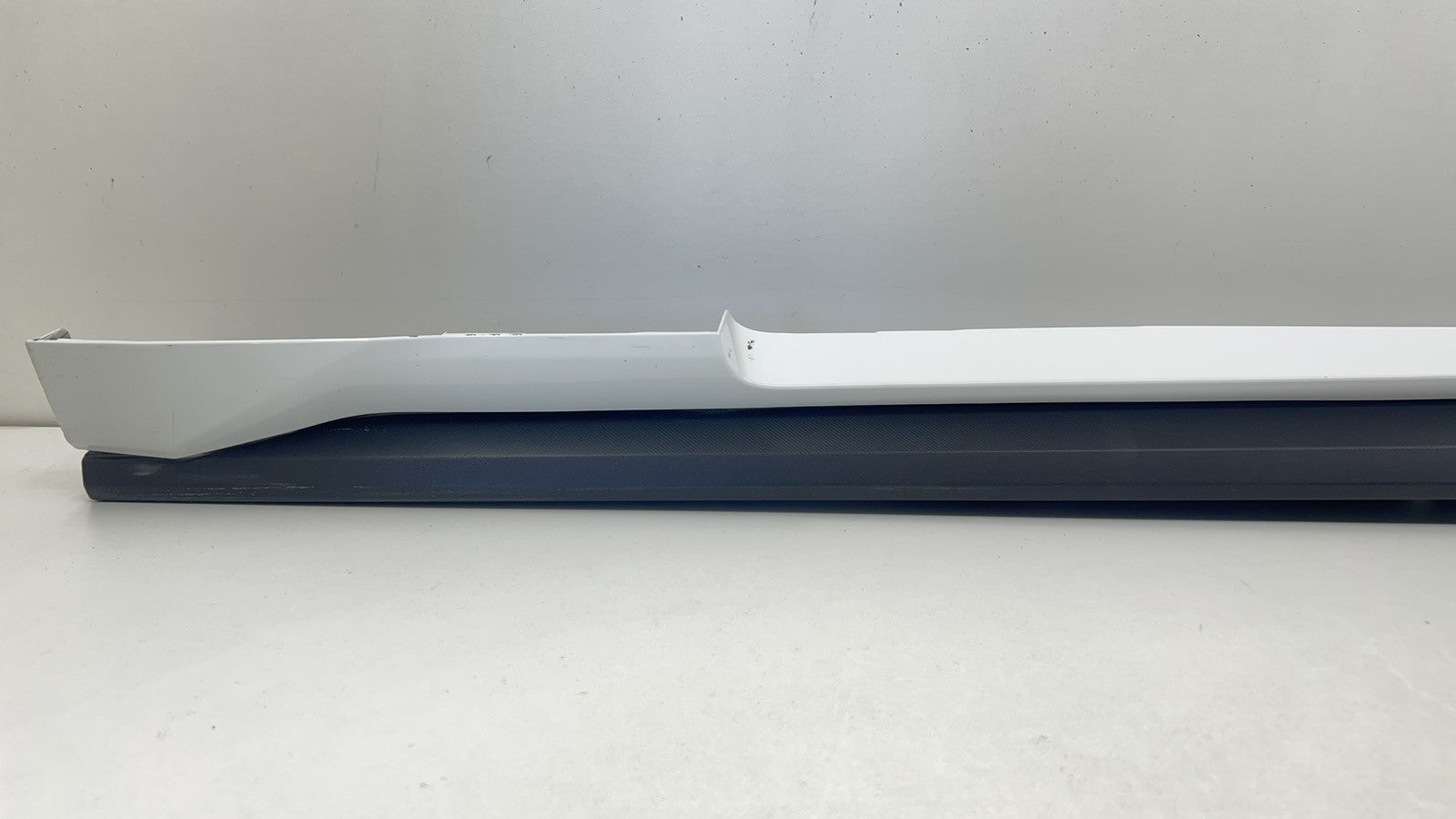 PR3B-C10155-AA / PR3B C10155 AA / PR3BC10155AA 24-25 FORD MUSTANG GT DARK HORSE LEFT SIDE SKIRT ROCKER PANEL COVER TRIM 