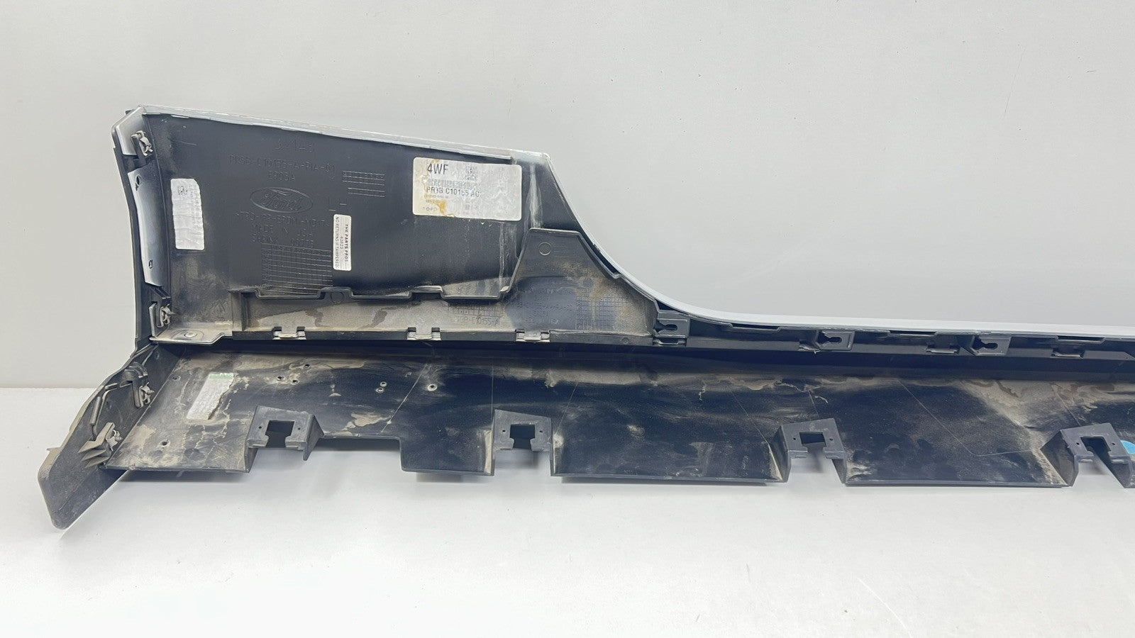 PR3B-C10155-AA / PR3B C10155 AA / PR3BC10155AA 24-25 FORD MUSTANG GT DARK HORSE LEFT SIDE SKIRT ROCKER PANEL COVER TRIM 