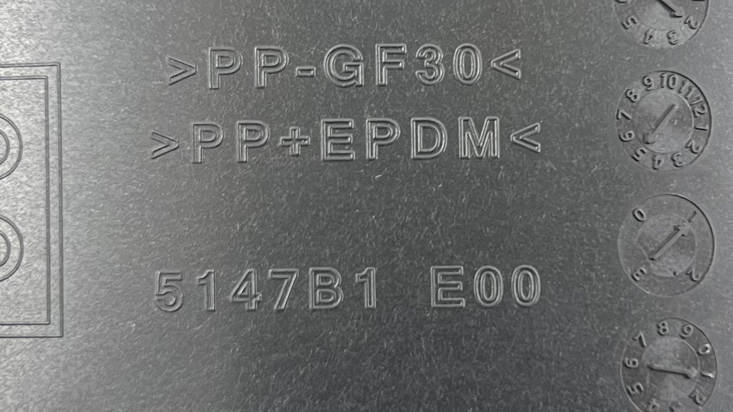 5147B1-E00 / 5147B1 E00 / 5147B1E00 22-25 TOYOTA GR86 FUEL TANK GAS CAP DOOR LID COVER BLACK 5147B1E00 OEM