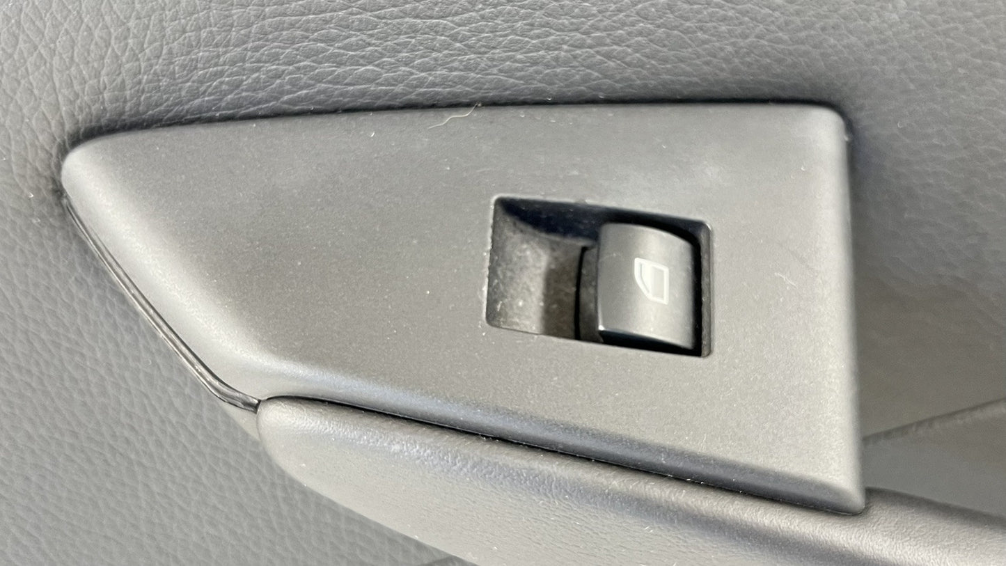 7458160 / 7 458 160 06-10 BMW M6 E63 E64 PASSENGER RIGHT DOOR PANEL TRIM LEATHER BLACK 7458160 OEM