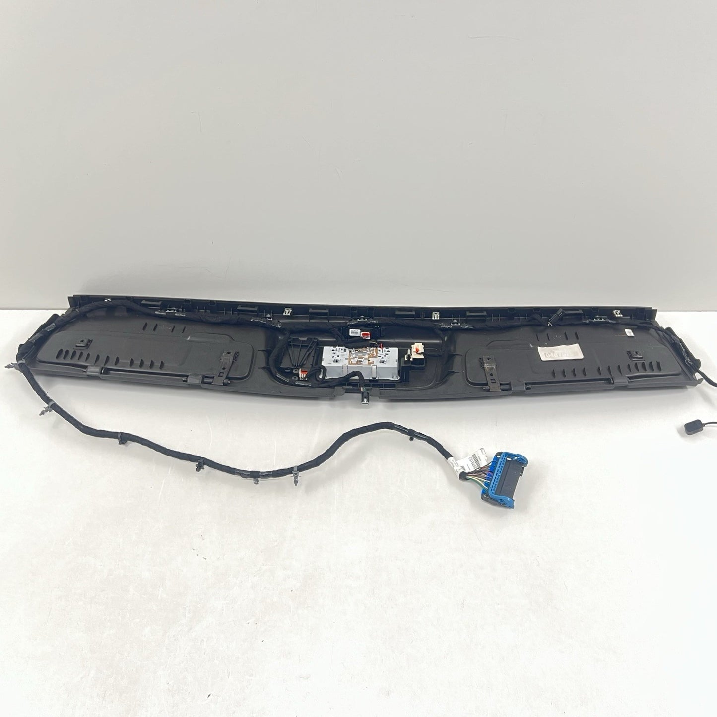 0487575 11-15 CHEVROLET CAMARO CONVERTIBLE OVERHEAD DOME LIGHT W/ SUN VISOR PAIR OEM