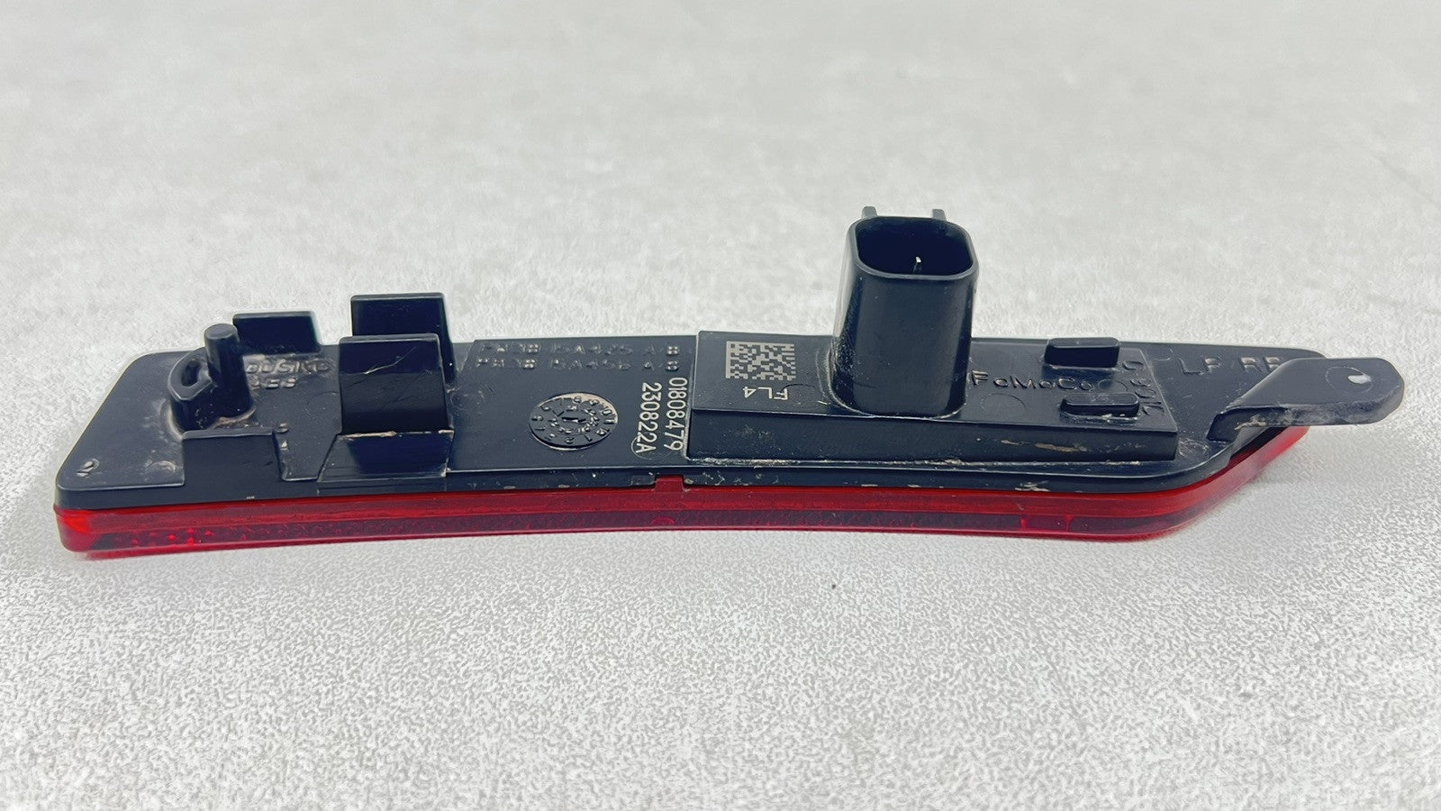 PR3B-15A425-A / PR3B 15A425 A / PR3B15A425A 24-25 FORD MUSTANG GT PASSENGER RIGHT REAR BUMPER REFLECTOR SIDE MARKER LAMP