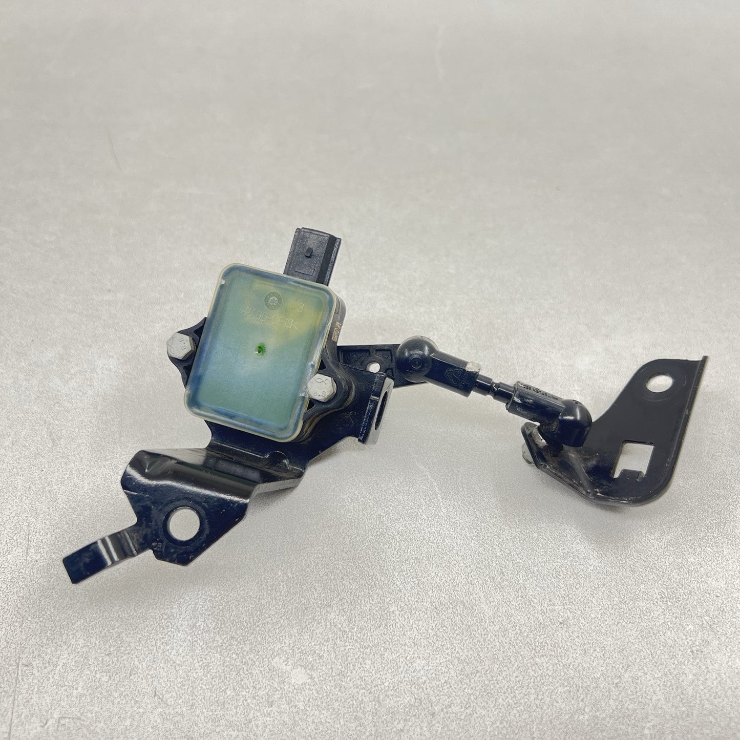 PR3C-5A967-AA / PR3C 5A967 AA / PR3C5A967AA 24-25 FORD MUSTANG GT PASSENGER RIGHT REAR HEADLIGHT HEIGHT LEVEL SENSOR OEM